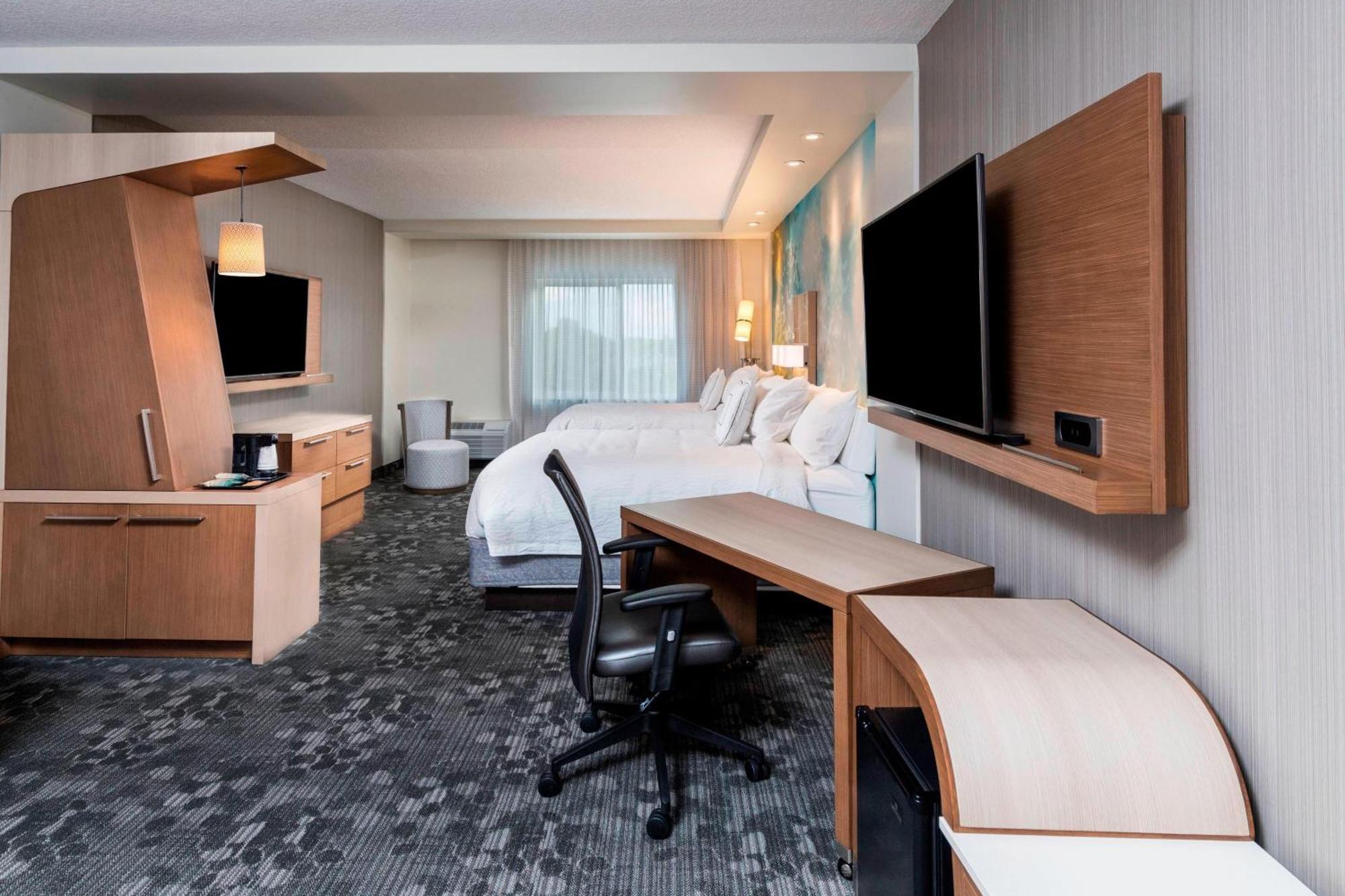 Courtyard By Marriott Tampa Northwest/Veterans Expressway Hotel West Chase Exterior photo